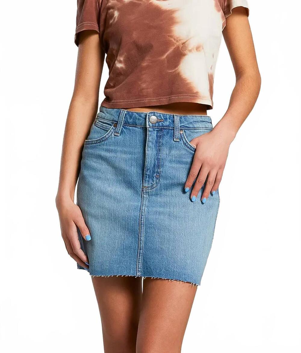 NEW WRANGLER bailey denim skirt in medium wash